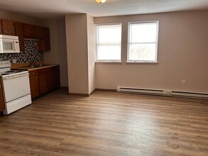 5731 Telephone Rd in Cincinnatus, NY - Foto de edificio - Building Photo