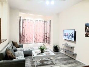 827 S Laflin St in Chicago, IL - Building Photo - Building Photo