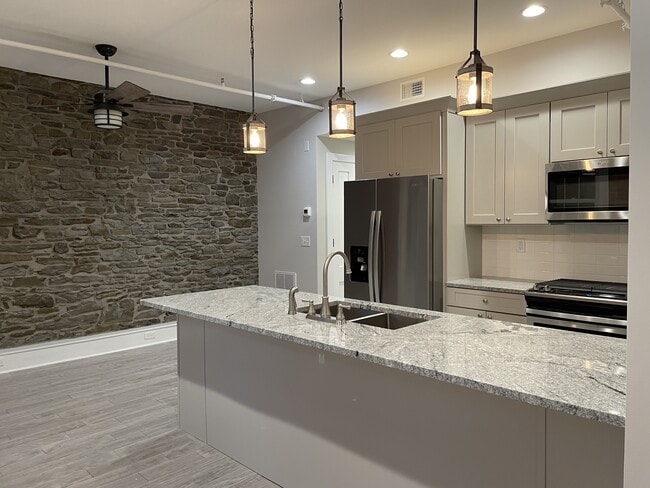 54 W Market St, Unit 202 in Corning, NY - Building Photo - Building Photo