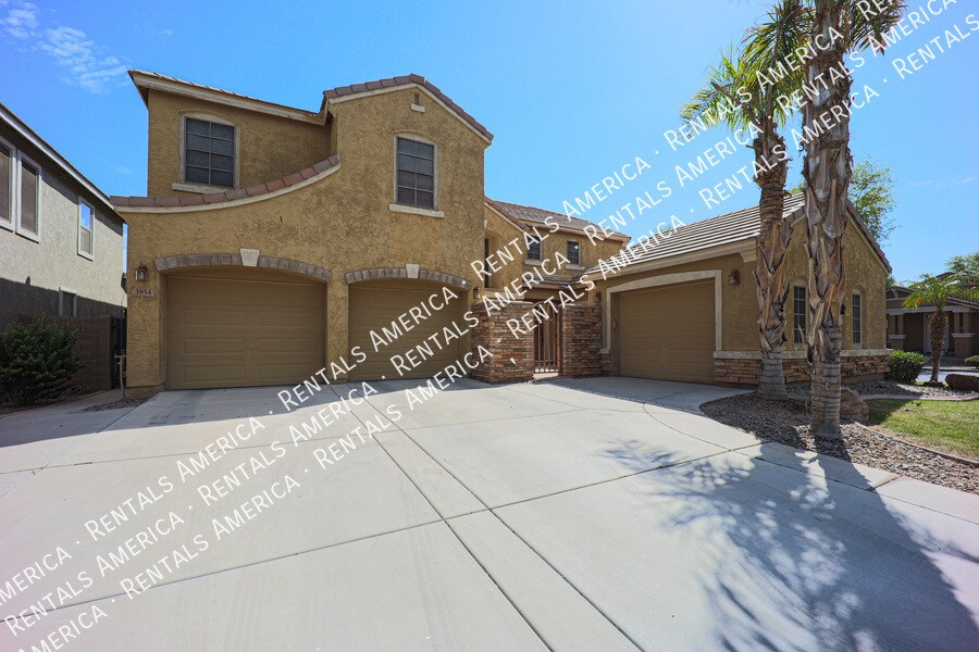 3854 E Parkview Dr in Gilbert, AZ - Building Photo