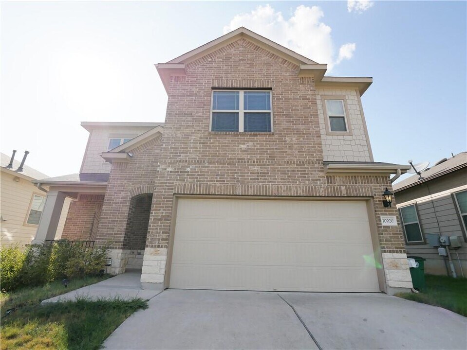 10020 Pinnacle Crest Loop in Austin, TX - Building Photo