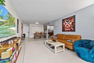 1775 Washington Ave in Miami Beach, FL - Building Photo - Building Photo