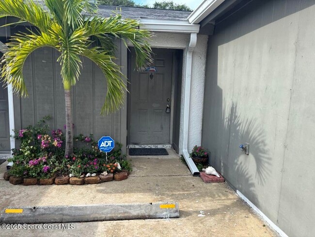 330 S Orlando Ave in Cocoa Beach, FL - Building Photo - Building Photo