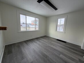 111 E Eckman St in South Bend, IN - Foto de edificio - Building Photo