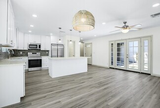 53110 Avenida Ramirez in La Quinta, CA - Foto de edificio - Building Photo