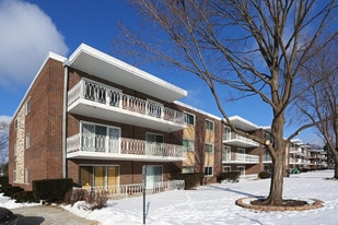 200 Deborah Ln in Wheeling, IL - Building Photo