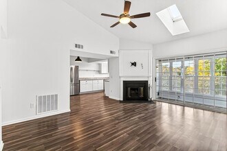 120 Prosperity Ave SE in Leesburg, VA - Building Photo - Building Photo