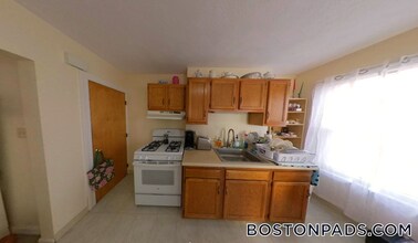 20 Norumbega Terrace in Waltham, MA - Building Photo - Building Photo