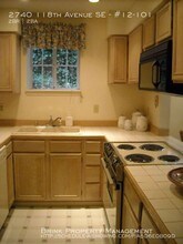 2740 118th Ave SE-Unit -#12-101 in Bellevue, WA - Building Photo - Building Photo