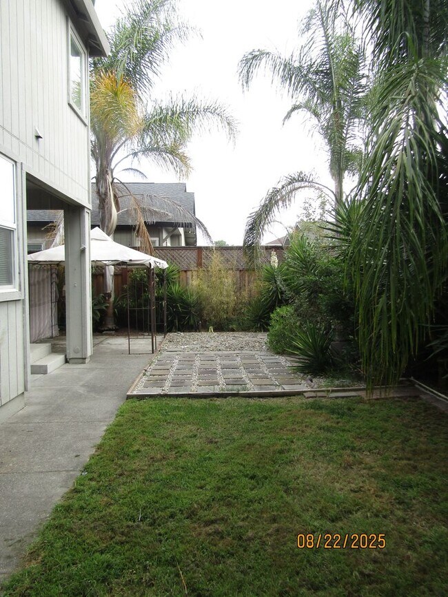 8130 Luisa Way in Windsor, CA - Building Photo - Building Photo