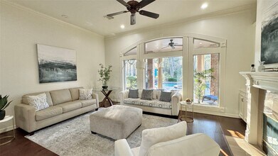 15216 Saddlewood Dr in Conroe, TX - Foto de edificio - Building Photo