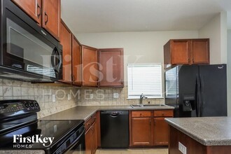 565 19th St NW in Ruskin, FL - Building Photo - Building Photo