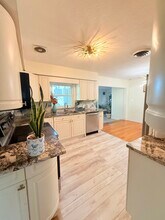 8144 24th Ave N in St. Petersburg, FL - Building Photo - Building Photo