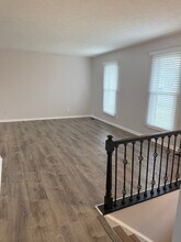 5705 Stone Bluff Rd, Unit 10-303 in Louisville, KY - Building Photo - Building Photo