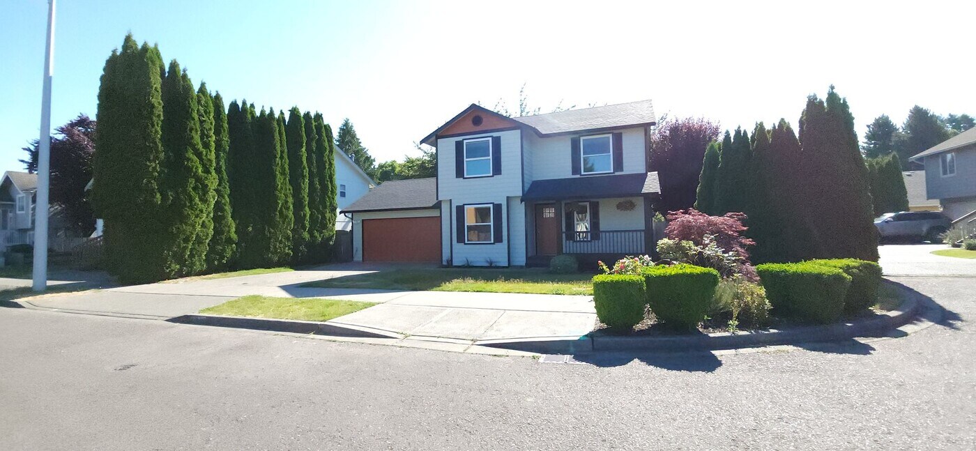 15235 172nd Ave SE in Monroe, WA - Building Photo