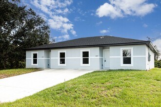 257 Christine St NW in Lake Placid, FL - Building Photo - Building Photo