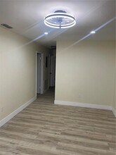 4513 W Gray St in Tampa, FL - Building Photo - Building Photo