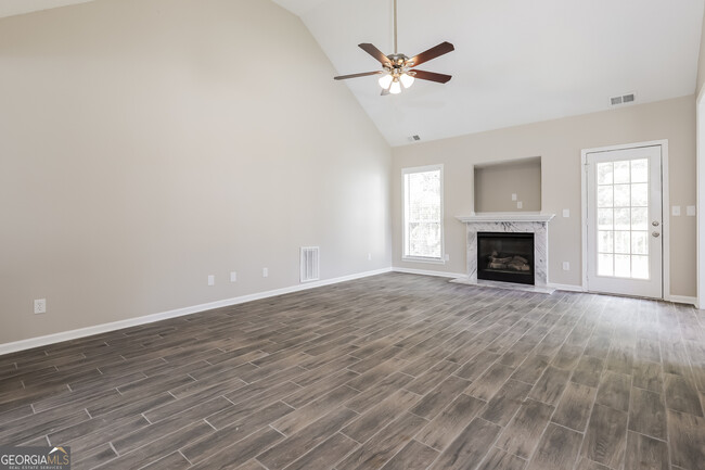 165 Sawgrass Way in Fayetteville, GA - Building Photo - Building Photo
