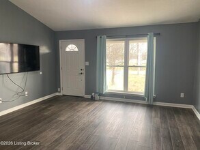 12982 E Orell Rd in Louisville, KY - Building Photo - Building Photo