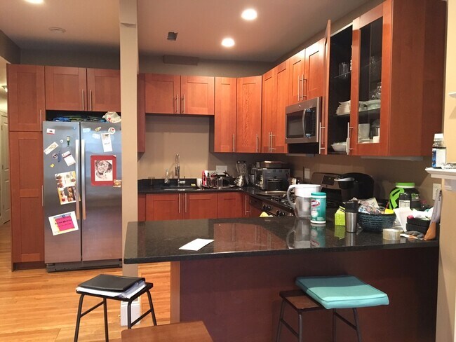 23 Saint Lukes Rd, Unit 2 in Boston, MA - Building Photo - Building Photo