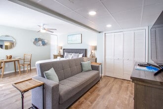 10517 Front Beach Rd in Panama City Beach, FL - Foto de edificio - Building Photo