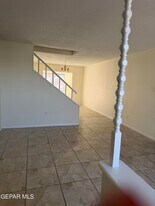 408 N Resler Dr in El Paso, TX - Building Photo