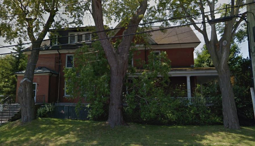 210 Union St W in Kingston, ON - Building Photo