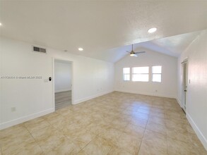 15591 SW 105th Terrace in Miami, FL - Building Photo - Building Photo