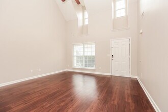 1025 Lakewalk Dr in Nashville, TN - Building Photo - Building Photo