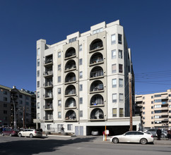 Solarium in Calgary, AB - Building Photo - Building Photo