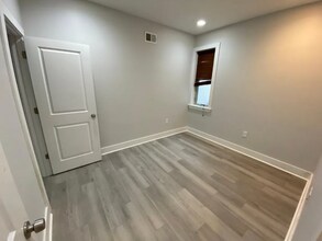 335 Cantrell St in Philadelphia, PA - Building Photo - Building Photo