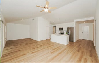 22 Kaywood Pl in Palm Coast, FL - Building Photo - Building Photo