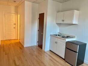 849 Beacon St, Unit 8 in Boston, MA - Building Photo - Building Photo