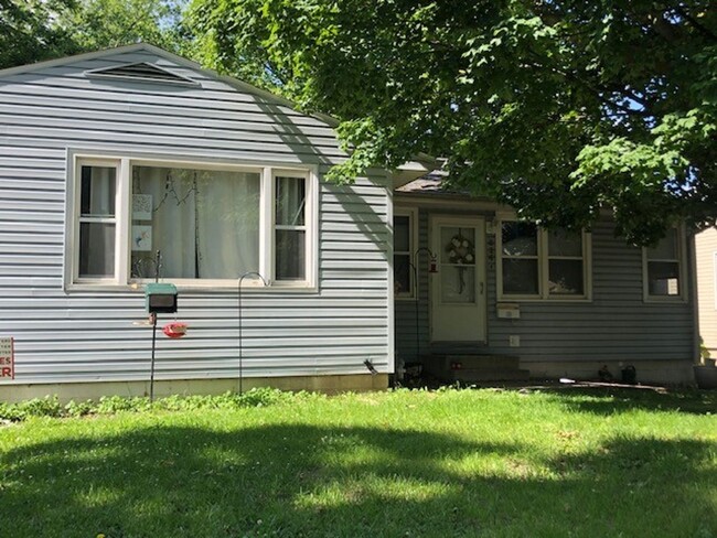 property at 824 W Harvard St