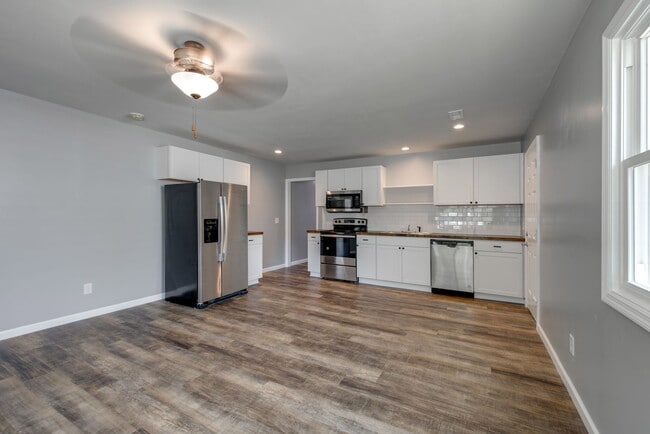 2611 Andrews St, Unit 101