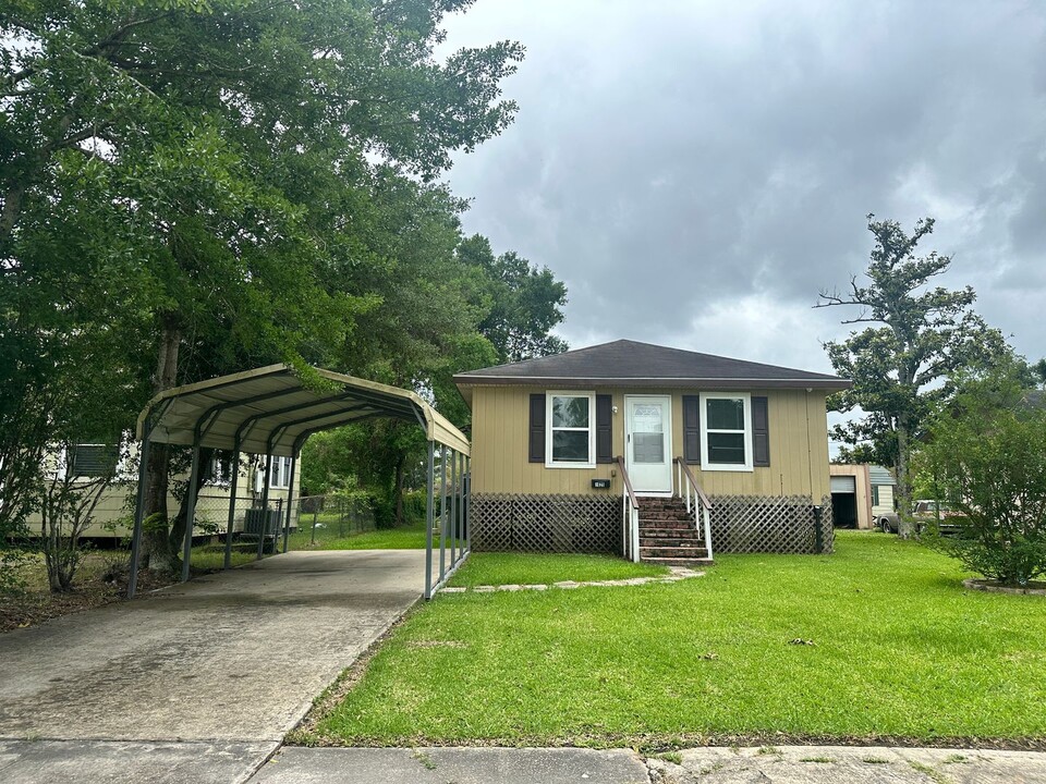 1620 5th St in Lake Charles, LA - Building Photo