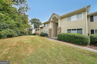 1468 Briarwood Rd NE in Brookhaven, GA - Foto de edificio - Building Photo