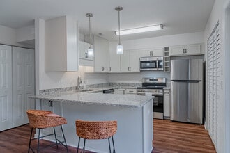 Wildwoods of Lake Johnson in Raleigh, NC - Foto de edificio - Interior Photo