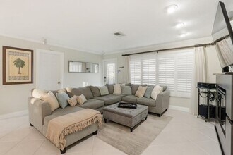 1905 Meadow Ct in West Palm Beach, FL - Building Photo - Building Photo