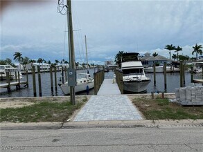 12100 Siesta Dr in Fort Myers Beach, FL - Building Photo - Building Photo