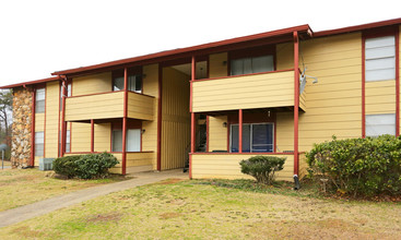 Vines at Westlake in Bessemer, AL - Foto de edificio - Building Photo