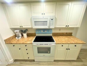606 Shorewood Dr in Cape Canaveral, FL - Building Photo - Building Photo