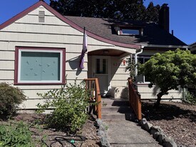 4304 SE 30th Ave in Portland, OR - Building Photo