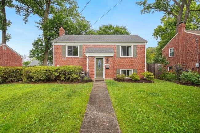 property at 1609 Ballard St