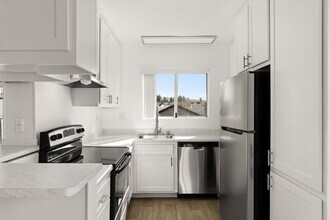 Terre at S Lincoln in El Cajon, CA - Foto de edificio - Building Photo
