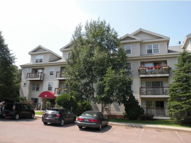 372 Hildred Dr, Unit Building 8 in Burlington, VT - Building Photo - Building Photo