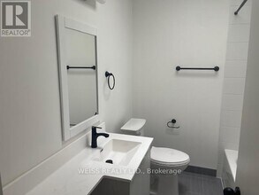 517-517 Eglinton Ave W in Toronto, ON - Building Photo - Building Photo