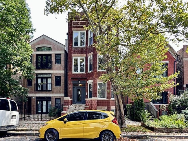 841 N Mozart St, Unit R04