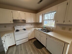 1805 Lois Ct in Winston-Salem, NC - Building Photo - Building Photo