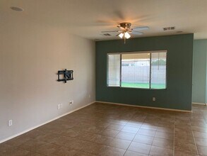 1049 E Sourwood Dr in Gilbert, AZ - Building Photo - Building Photo